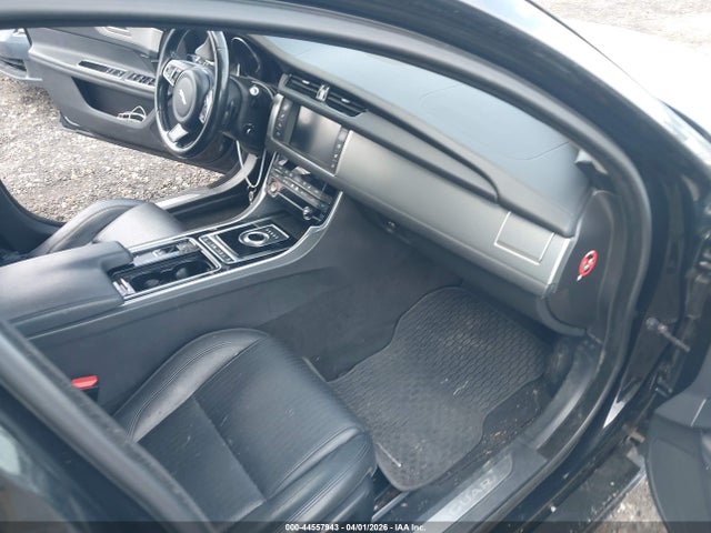 Продажа на аукционе авто 2016 Jaguar Xf 35t Prestige, vin: SAJBK4BV8GCY21876, номер лота: 44557943