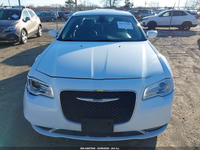 Продаж на аукціоні авто 2016 Chrysler 300 Touring, vin: 2C3CCARGXGH262712, номер лоту: 44557945