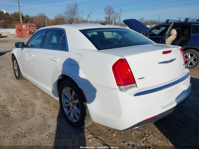 Продаж на аукціоні авто 2016 Chrysler 300 Touring, vin: 2C3CCARGXGH262712, номер лоту: 44557945
