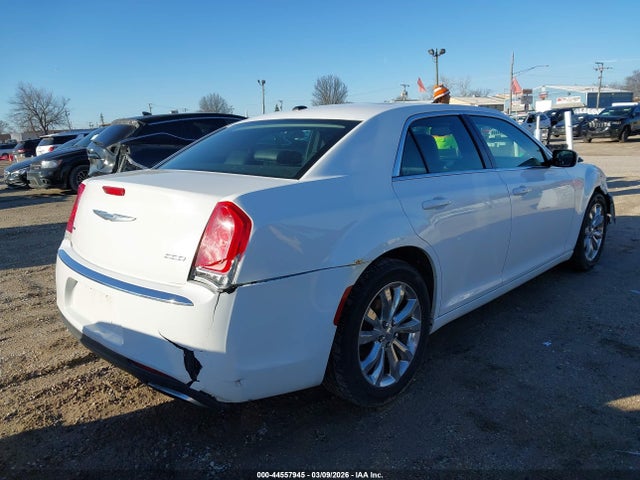 Продаж на аукціоні авто 2016 Chrysler 300 Touring, vin: 2C3CCARGXGH262712, номер лоту: 44557945