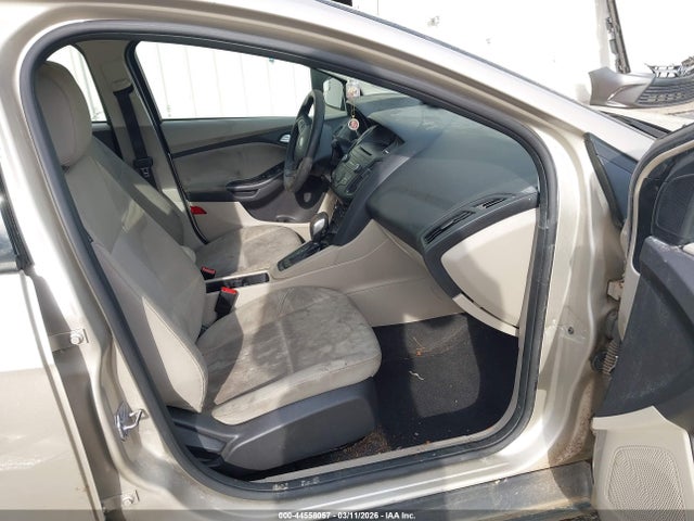 44558057 :رقم المزاد ، 1FADP3F28HL221028 vin ، 2017 Ford Focus Se مزاد بيع