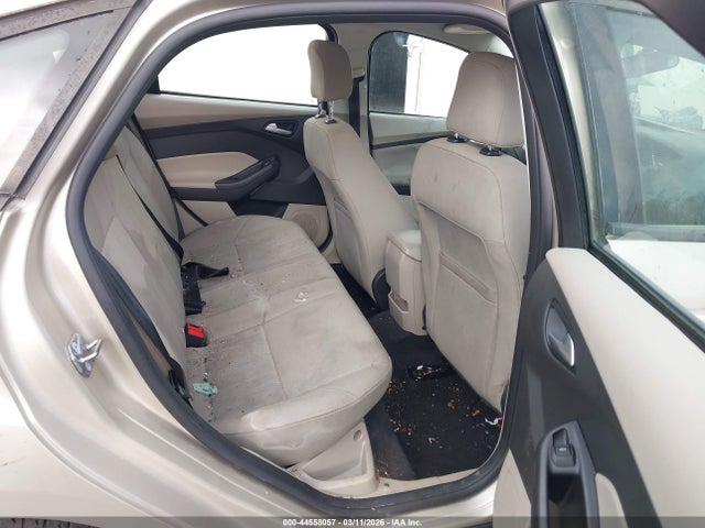 44558057 :رقم المزاد ، 1FADP3F28HL221028 vin ، 2017 Ford Focus Se مزاد بيع
