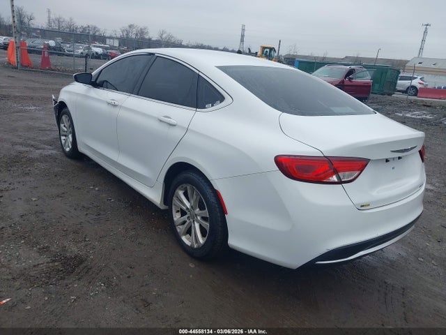 2015 CHRYSLER 200 1C3CCCAB0FN687132 Photo 2