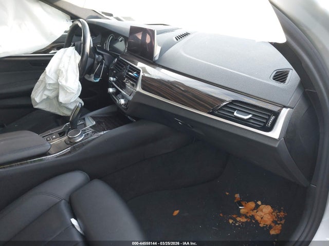 44558144 :رقم المزاد ، WBAJA7C56KWW37618 vin ، 2019 Bmw 530i Xdrive مزاد بيع