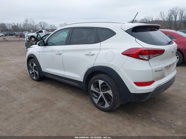 2016 HYUNDAI TUCSON KM8J33A25GU075885 Photo 2