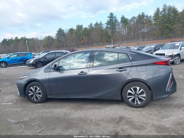 Toyota Prius Prime Plus 2017 JTDKARFP2H3018136 Image 14