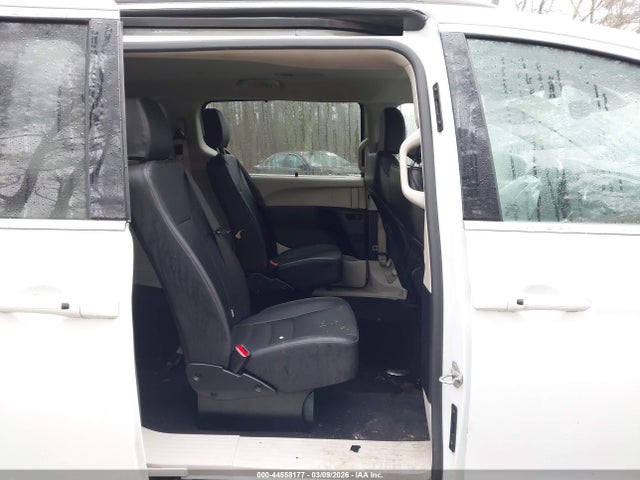 44558177 :رقم المزاد ، 2C4RC1DG2MR505495 vin ، 2021 Chrysler Voyager Lxi مزاد بيع