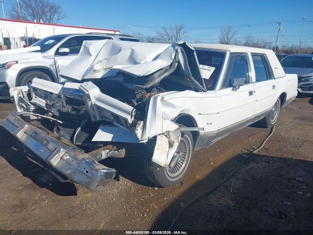 44558190 :رقم المزاد ، 1LNBM82F4KY610061 vin ، 1989 Lincoln Town Car Signature مزاد بيع