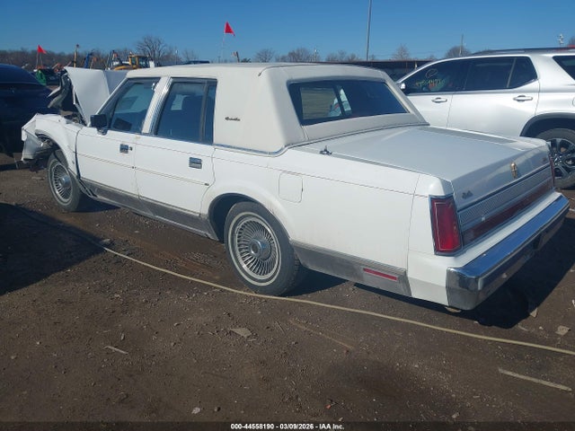 44558190 :رقم المزاد ، 1LNBM82F4KY610061 vin ، 1989 Lincoln Town Car Signature مزاد بيع