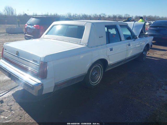 44558190 :رقم المزاد ، 1LNBM82F4KY610061 vin ، 1989 Lincoln Town Car Signature مزاد بيع