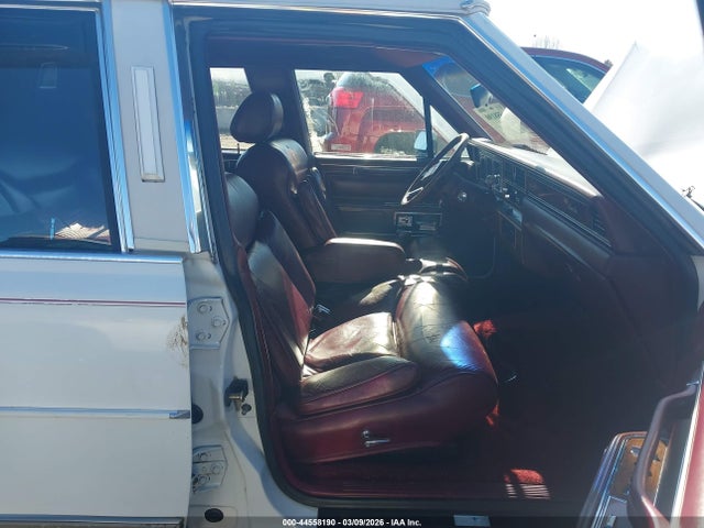 44558190 :رقم المزاد ، 1LNBM82F4KY610061 vin ، 1989 Lincoln Town Car Signature مزاد بيع