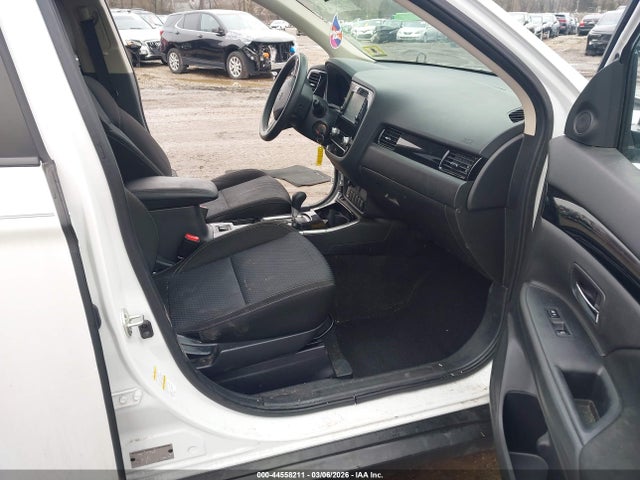 Продажа на аукционе авто 2020 Mitsubishi Outlander Es 2.4, vin: JA4AD2A37LZ045010, номер лота: 44558211