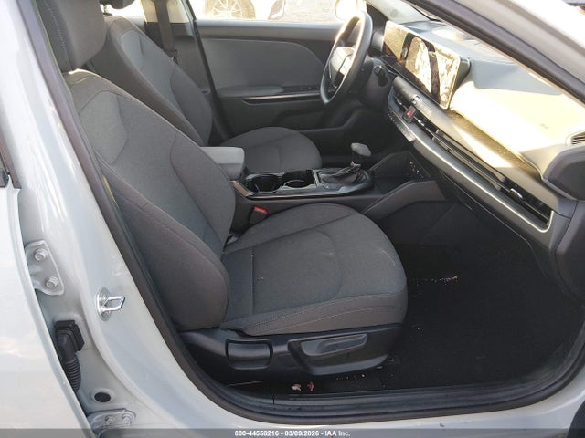 2025 Kia K4 Lxs მანქანა იყიდება აუქციონზე, vin: 3KPFT4DE2SE045823, აუქციონის ნომერი: 44558216