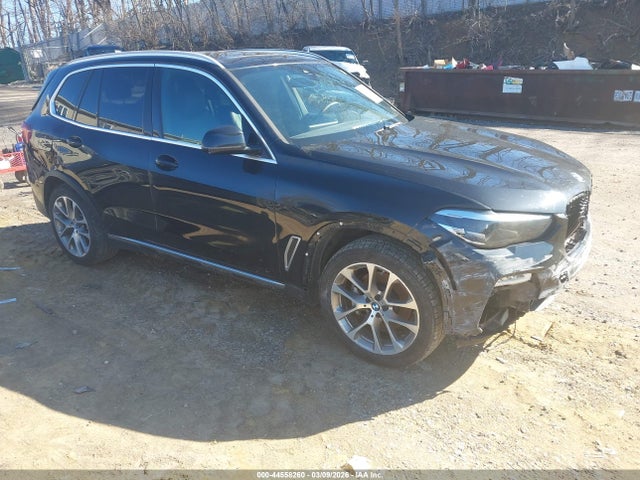 2021 BMW X5 5UXCR6C08M9E97030