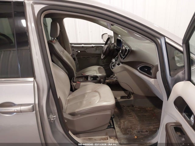 2018 CHRYSLER PACIFICA 2C4RC1BG0JR141771 Photo 4