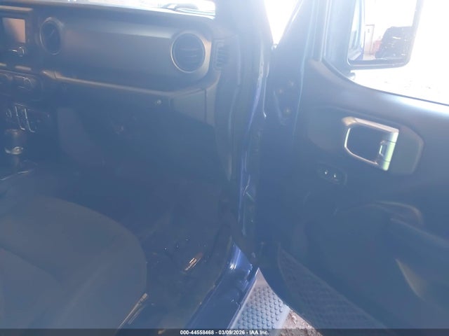 2018 JEEP WRANGLER UNLIMITED 1C4HJXDG0JW316397 Photo 4