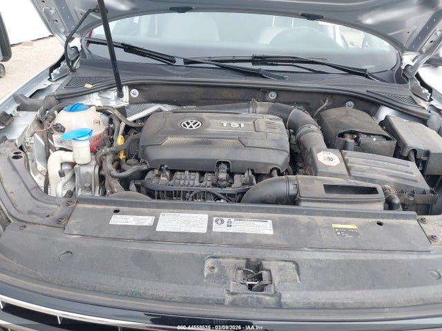 44558535 :رقم المزاد ، 1VWBT7A33HC061853 vin ، 2017 Volkswagen Passat 1.8t Se مزاد بيع