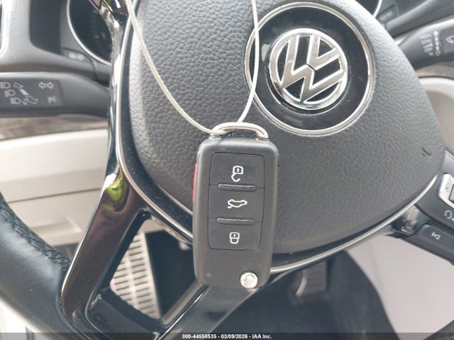 44558535 :رقم المزاد ، 1VWBT7A33HC061853 vin ، 2017 Volkswagen Passat 1.8t Se مزاد بيع