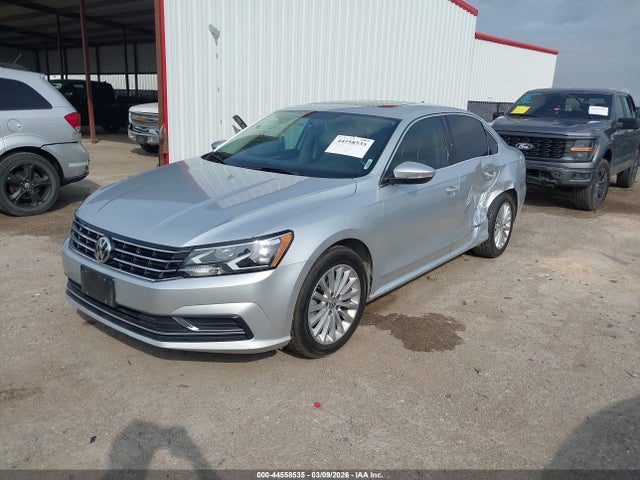 44558535 :رقم المزاد ، 1VWBT7A33HC061853 vin ، 2017 Volkswagen Passat 1.8t Se مزاد بيع