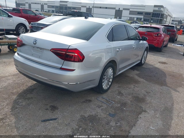 44558535 :رقم المزاد ، 1VWBT7A33HC061853 vin ، 2017 Volkswagen Passat 1.8t Se مزاد بيع