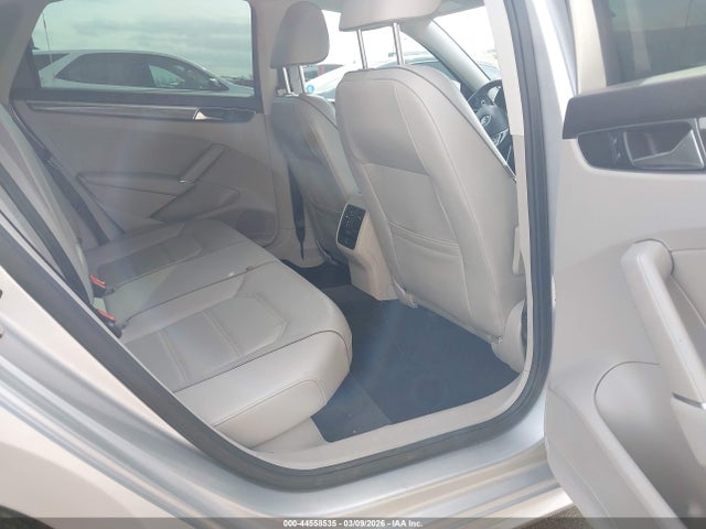 44558535 :رقم المزاد ، 1VWBT7A33HC061853 vin ، 2017 Volkswagen Passat 1.8t Se مزاد بيع