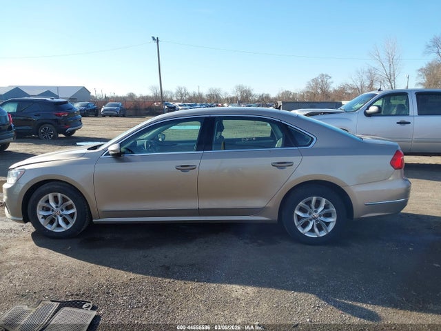 Aukcja sprzedaży 2016 Volkswagen Passat 1.8t S, vin: 1VWAT7A30GC011180, numer aukcji: 44558586