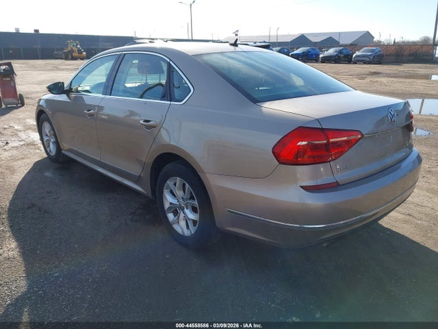 Aukcja sprzedaży 2016 Volkswagen Passat 1.8t S, vin: 1VWAT7A30GC011180, numer aukcji: 44558586