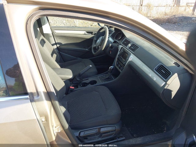 Aukcja sprzedaży 2016 Volkswagen Passat 1.8t S, vin: 1VWAT7A30GC011180, numer aukcji: 44558586