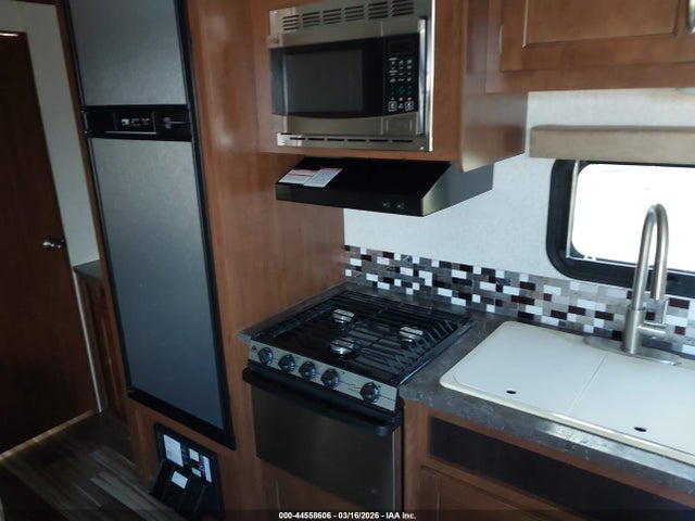 1UJBJ0BNXH1TB0219 Jayco Travel Trailer