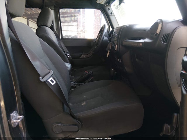 2016 JEEP WRANGLER UNLIMITED 1C4BJWDG1GL335759 Photo 4