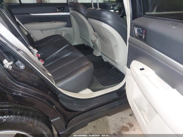 Subaru Outback 2.5i Premium 2014 4S4BRBCC3E3200520 Image 8