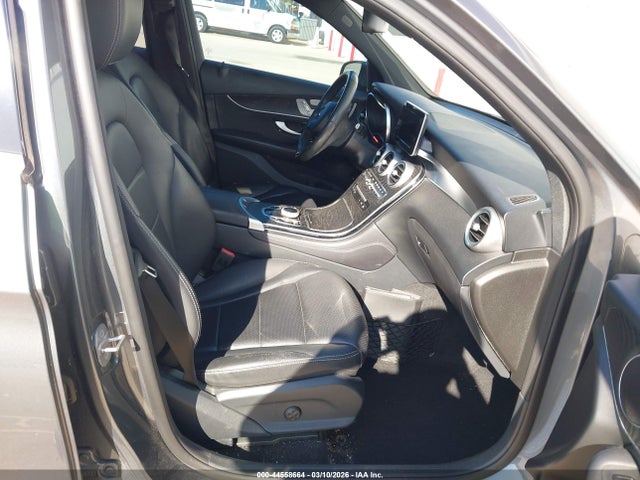 44558664 :رقم المزاد ، WDC0G4JB2JV086137 vin ، 2018 Mercedes-benz Glc 300 مزاد بيع