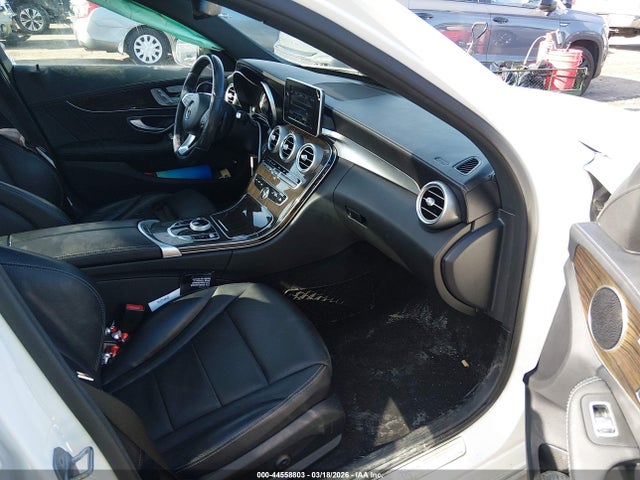 2017 Mercedes-benz C 300 Sport 4matic მანქანა იყიდება აუქციონზე, vin: 55SWF4KB7HU213053, აუქციონის ნომერი: 44558803