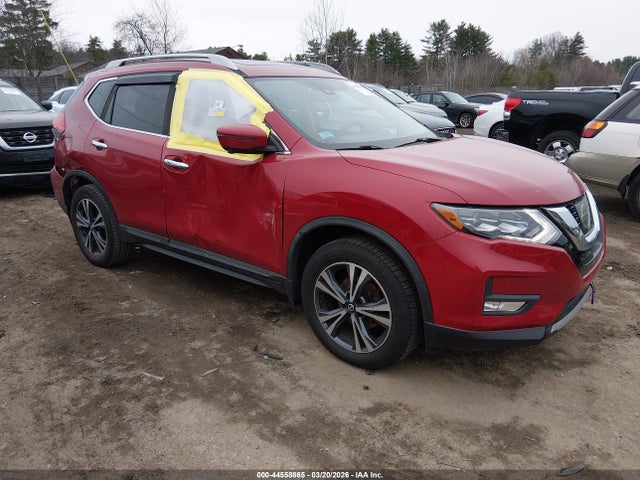2017 NISSAN ROGUE 5N1AT2MV2HC779890