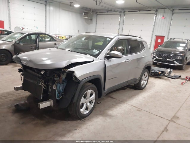 44558889 :رقم المزاد ، 3C4NJDBB9KT661816 vin ، 2019 Jeep Compass Latitude 4x4 مزاد بيع