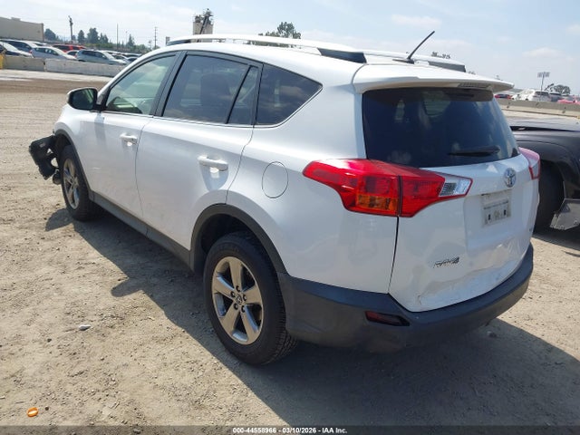 Toyota Rav4 Xle 2015 JTMWFREV5FJ049859 Image 3