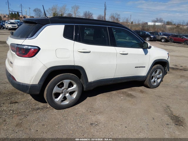 44558974 :رقم المزاد ، 3C4NJDBB7JT168005 vin ، 2018 Jeep Compass Latitude 4x4 مزاد بيع