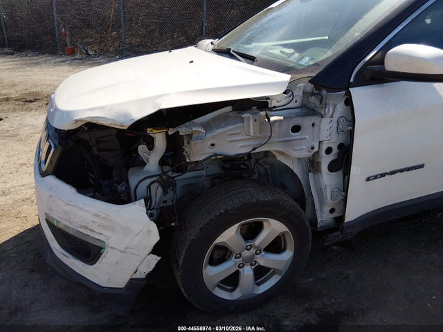 44558974 :رقم المزاد ، 3C4NJDBB7JT168005 vin ، 2018 Jeep Compass Latitude 4x4 مزاد بيع