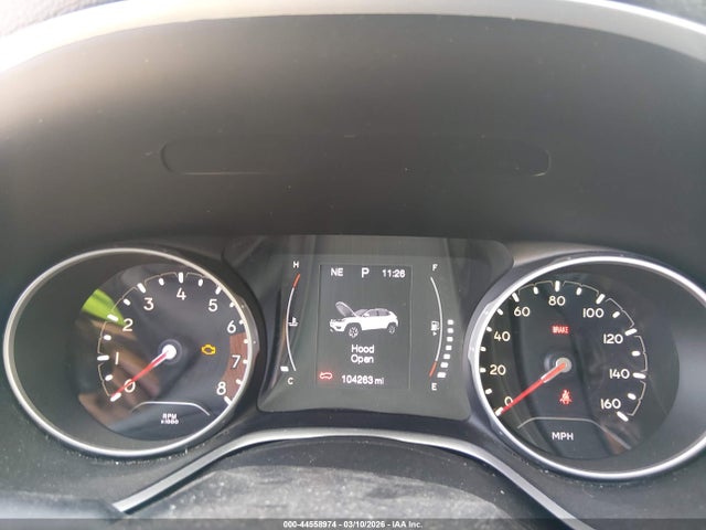 44558974 :رقم المزاد ، 3C4NJDBB7JT168005 vin ، 2018 Jeep Compass Latitude 4x4 مزاد بيع