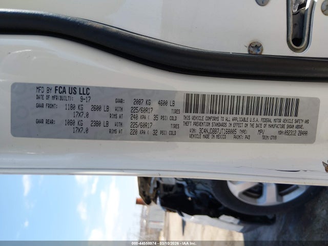 44558974 :رقم المزاد ، 3C4NJDBB7JT168005 vin ، 2018 Jeep Compass Latitude 4x4 مزاد بيع