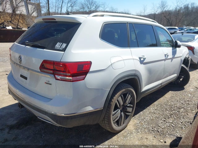2018 VOLKSWAGEN ATLAS 1V2MR2CA2JC572242 Photo 3