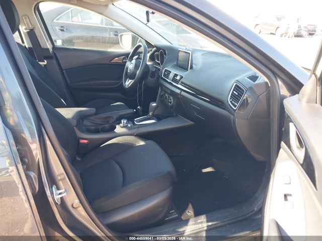 Продажа на аукционе авто 2016 Mazda Mazda3 I Sport, vin: 3MZBM1U76GM311172, номер лота: 44559041