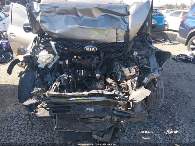 5XYPG4A36JG424126 KIA Sorento 2.4l Lx