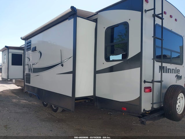 Winnebago Minnie Plus 2018 54CTM3326J4022112 Image 16