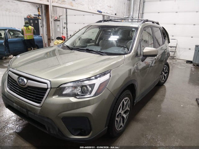 Subaru Forester Premium 2019 JF2SKAEC8KH463683 Image 2