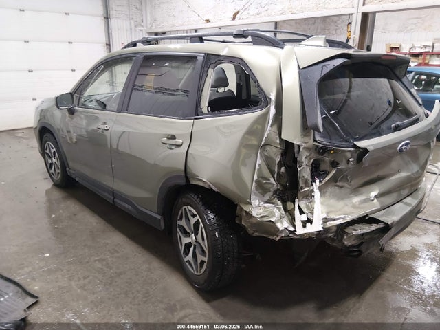 Subaru Forester Premium 2019 JF2SKAEC8KH463683 Image 3