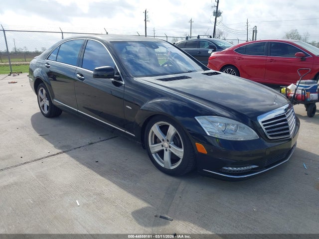 2012 MERCEDES-BENZ S 550 WDDNG7DBXCA464200
