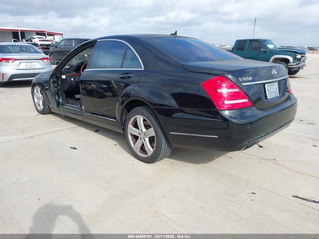 2012 MERCEDES-BENZ S 550 WDDNG7DBXCA464200 Photo 2