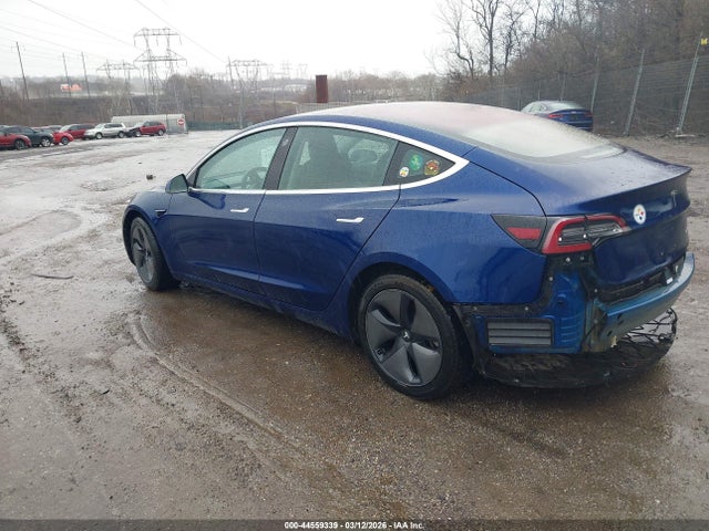 2018 TESLA MODEL 3 5YJ3E1EB3JF130646 Photo 2