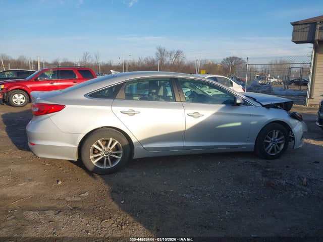 Hyundai SONATA SE 2017 5NPE24AF4HH557423 Image 14